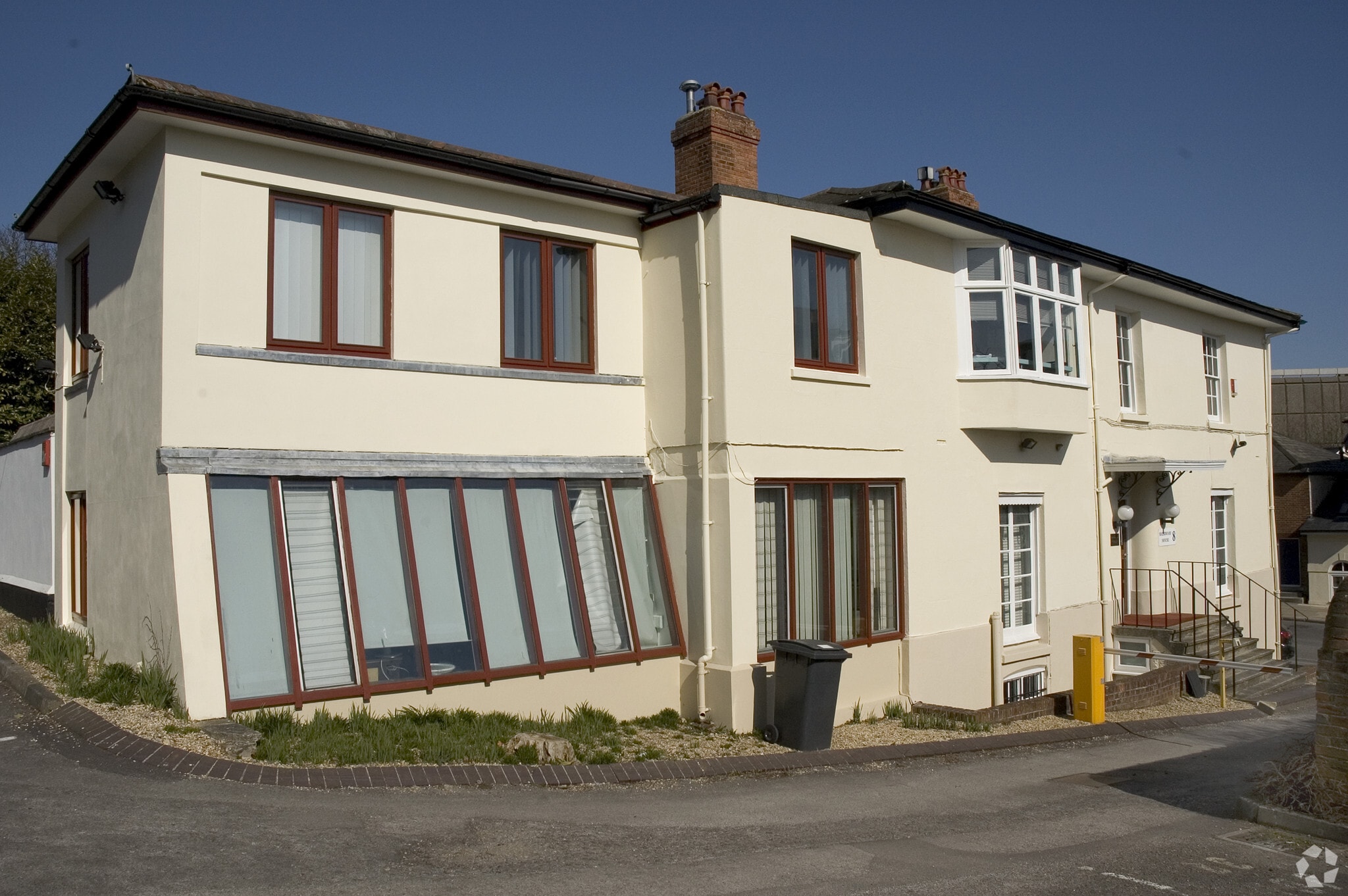 8 Upper High St, Winchester for sale Building Photo- Image 1 of 1