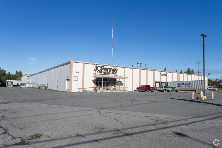 3202 Arctic Blvd, Anchorage, AK for sale - Building Photo - Image 1 of 1