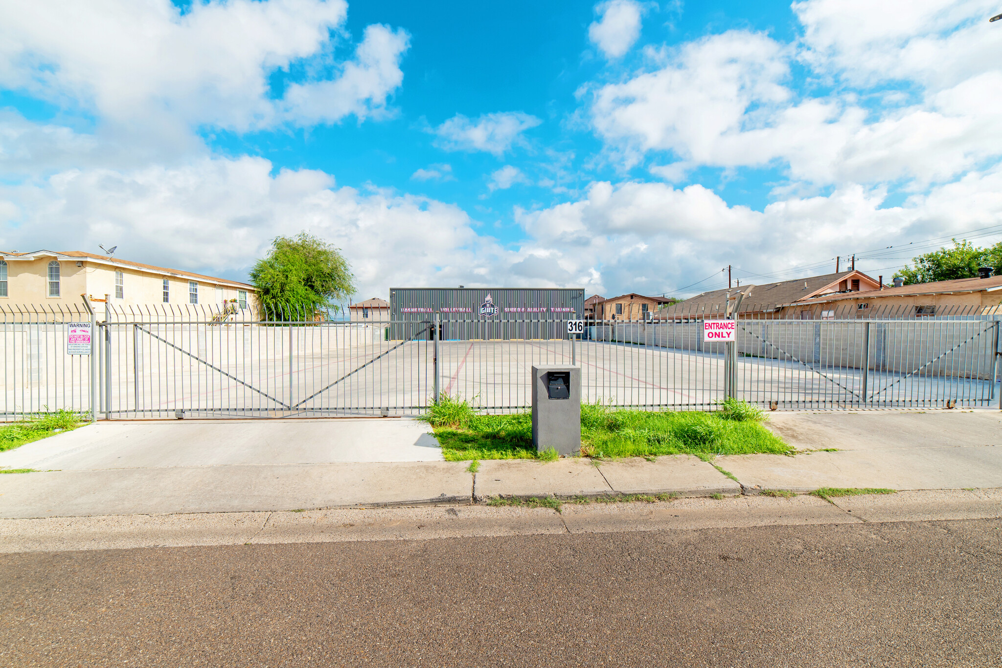 317 E Eistetter St, Laredo, TX for sale Primary Photo- Image 1 of 11