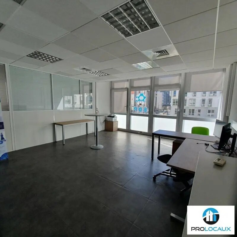 Office in Grenoble for lease Interior Photo- Image 1 of 7