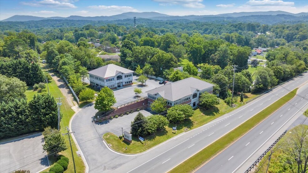 2408 Electric Rd, Roanoke, VA for lease - Aerial - Image 2 of 57
