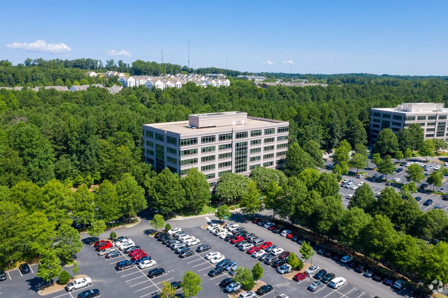 555 North Point Ctr E, Alpharetta, GA for lease - Aerial - Image 2 of 3