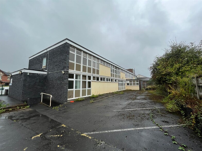 Former Clinic Leek Rd, Stoke On Trent for sale - Building Photo - Image 2 of 12