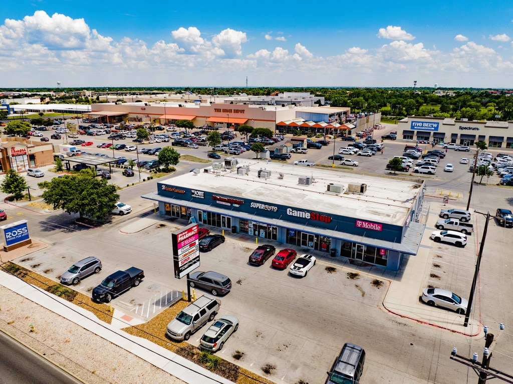 2720 SW Military Dr, San Antonio, TX for lease Building Photo- Image 1 of 3