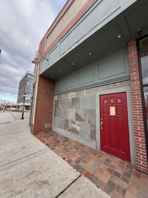 888 Main St, Waltham, MA for lease Building Photo- Image 1 of 10