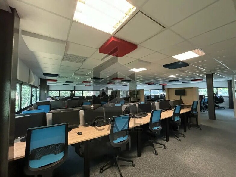 Office in Mérignac for lease - Interior Photo - Image 1 of 5