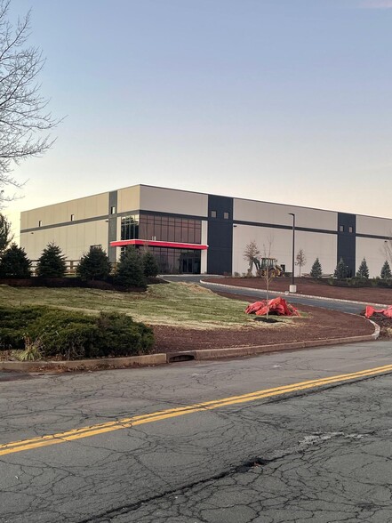 11 Royal, Flemington, NJ for lease - Building Photo - Image 2 of 4