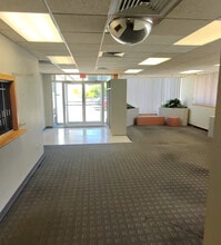 923-931 Farmington Ave, Bristol, CT for lease Interior Photo- Image 2 of 20