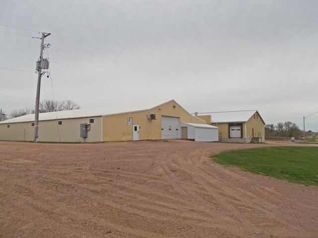 520 S Front St, Unity, WI for sale - Building Photo - Image 1 of 1