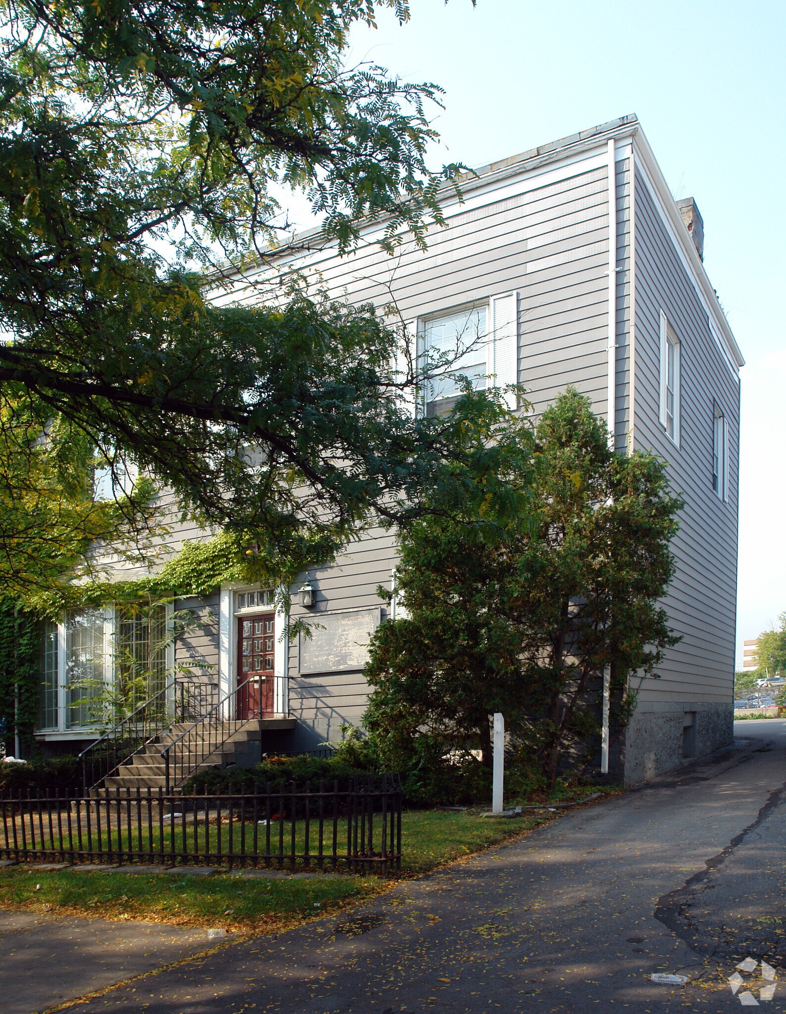 423 James St, Syracuse, NY for sale Primary Photo- Image 1 of 1
