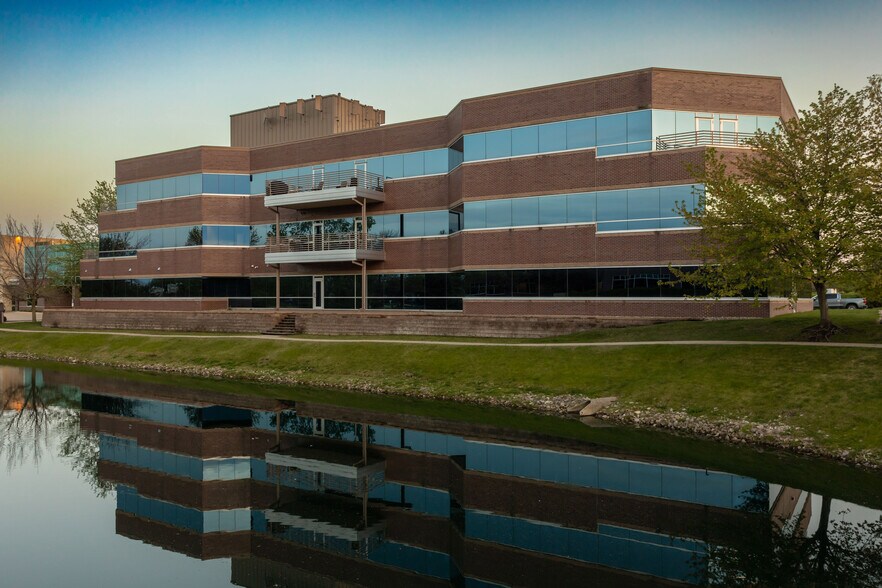 12345 University Ave, Clive, IA for lease - Building Photo - Image 2 of 3