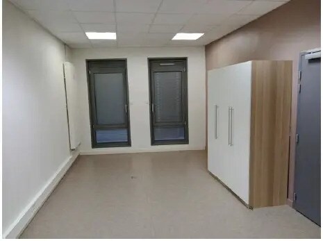 Office in Saint-Rambert-en-Bugey for lease - Building Photo - Image 3 of 8
