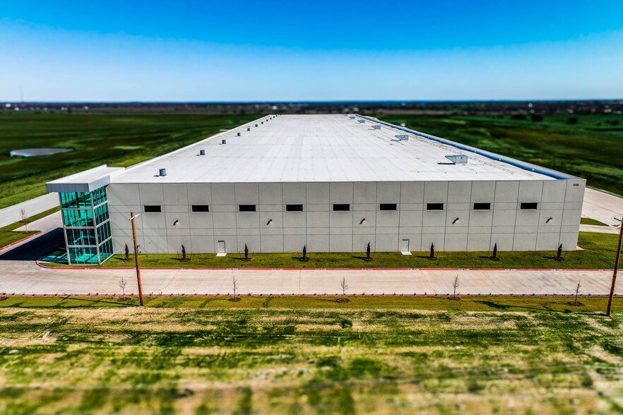 6100 N Stemmens Fwy, Sanger, TX for lease - Building Photo - Image 3 of 15