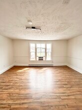 321 S Royal Ave, Front Royal, VA for lease Building Photo- Image 2 of 5