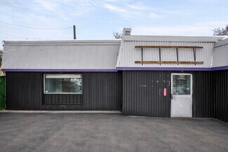 More details for 384 Queen St, Peterborough, ON - Retail for Sale
