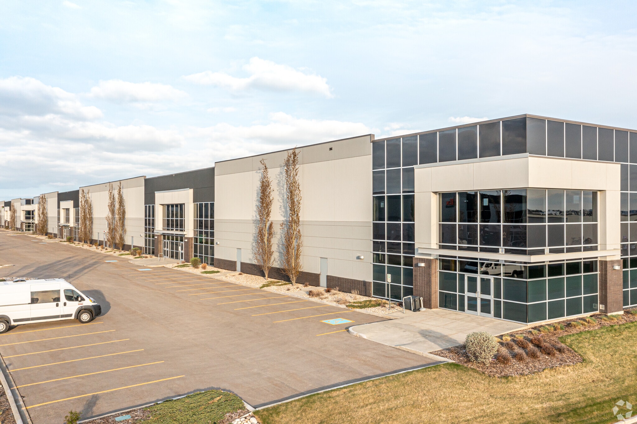 6340-6356 Roper Rd NW, Edmonton, AB for lease Building Photo- Image 1 of 12