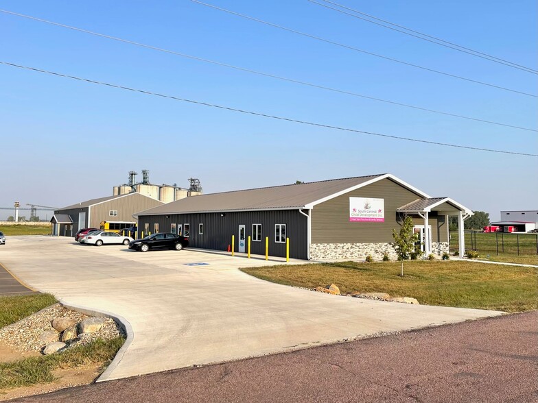 1101 Commerce St, Mitchell, SD for sale - Primary Photo - Image 1 of 1