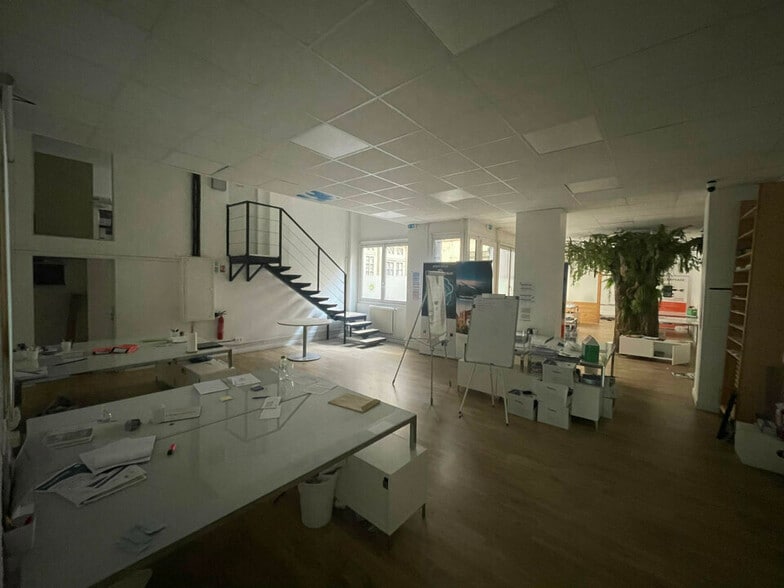 33 Rue Malesherbes, Lyon for sale - Building Photo - Image 2 of 8