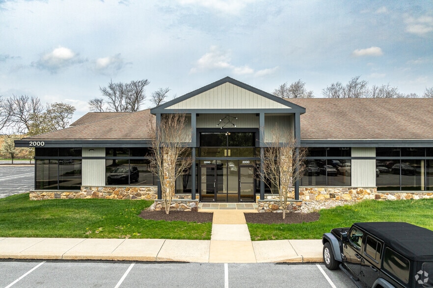 180 Sheree Blvd, Exton, PA for lease - Building Photo - Image 2 of 13