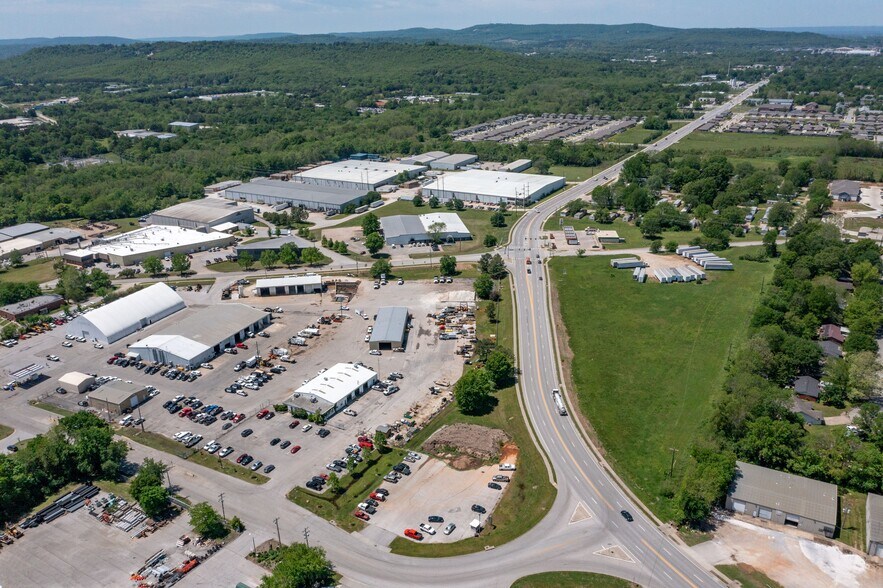 15th St, Fayetteville, AR for sale - Building Photo - Image 2 of 5