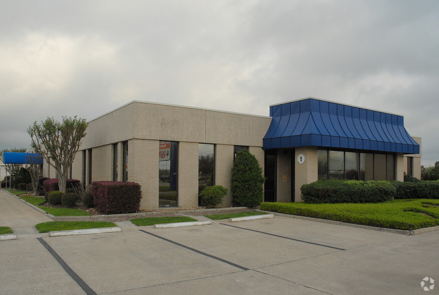 4721 Garth Rd, Baytown, TX for lease - Building Photo - Image 1 of 4