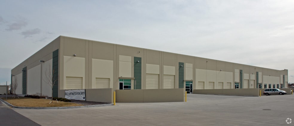 6000 E 58th Ave, Commerce City, CO for lease - Primary Photo - Image 1 of 18