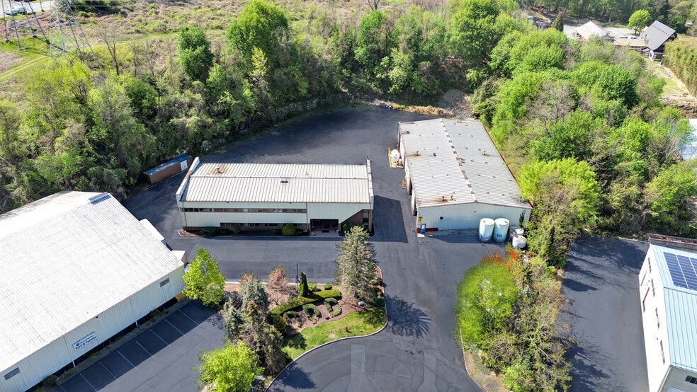 3 Browns Ln, Hawthorne, NY for lease - Building Photo - Image 1 of 7