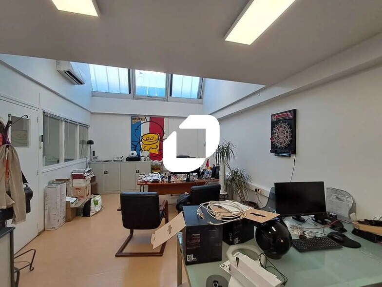 Office in Montrouge for lease - Building Photo - Image 2 of 8