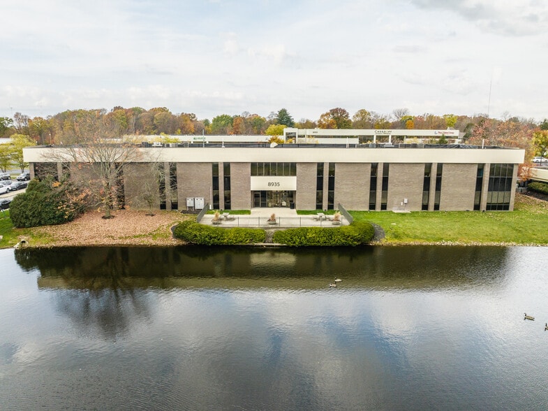 8935 N Meridian St, Indianapolis, IN for lease - Building Photo - Image 1 of 16