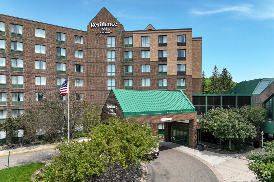 3400 Edinborough Way, Edina, MN for sale - Building Photo - Image 1 of 1