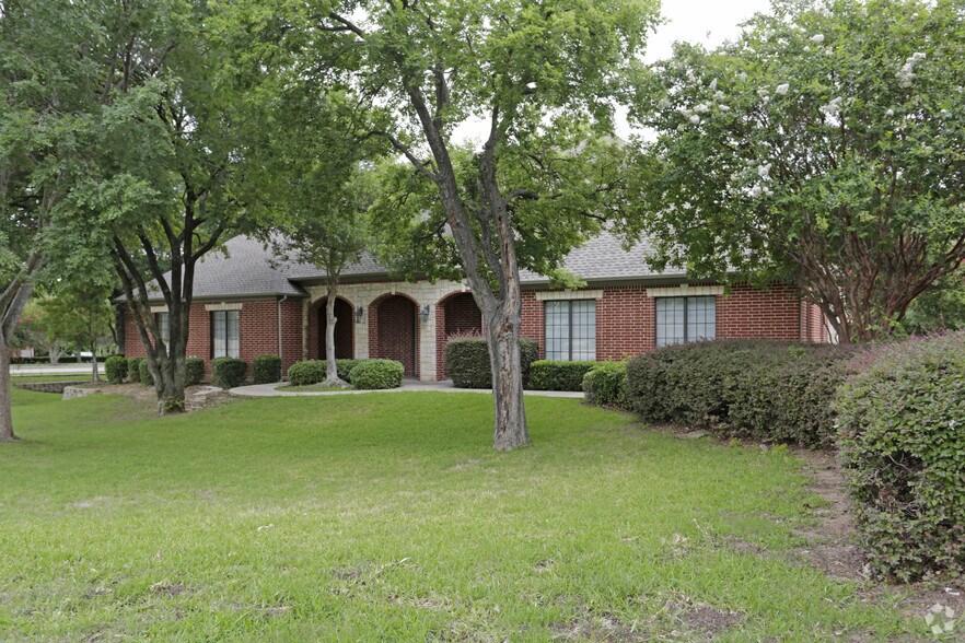 702 S Denton Tap Rd, Coppell, TX for lease - Primary Photo - Image 1 of 7