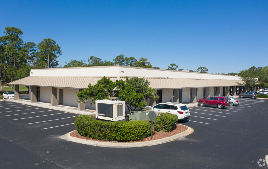 7901 Baymeadows Way, Jacksonville, FL for lease - Building Photo - Image 3 of 12