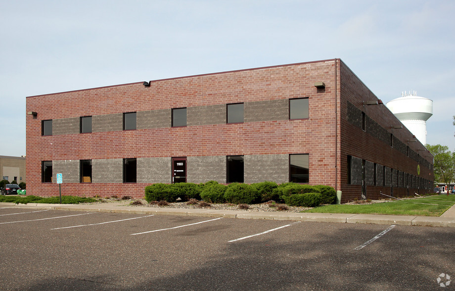 1160-1170 Red Fox Rd, Arden Hills, MN for lease - Building Photo - Image 1 of 5