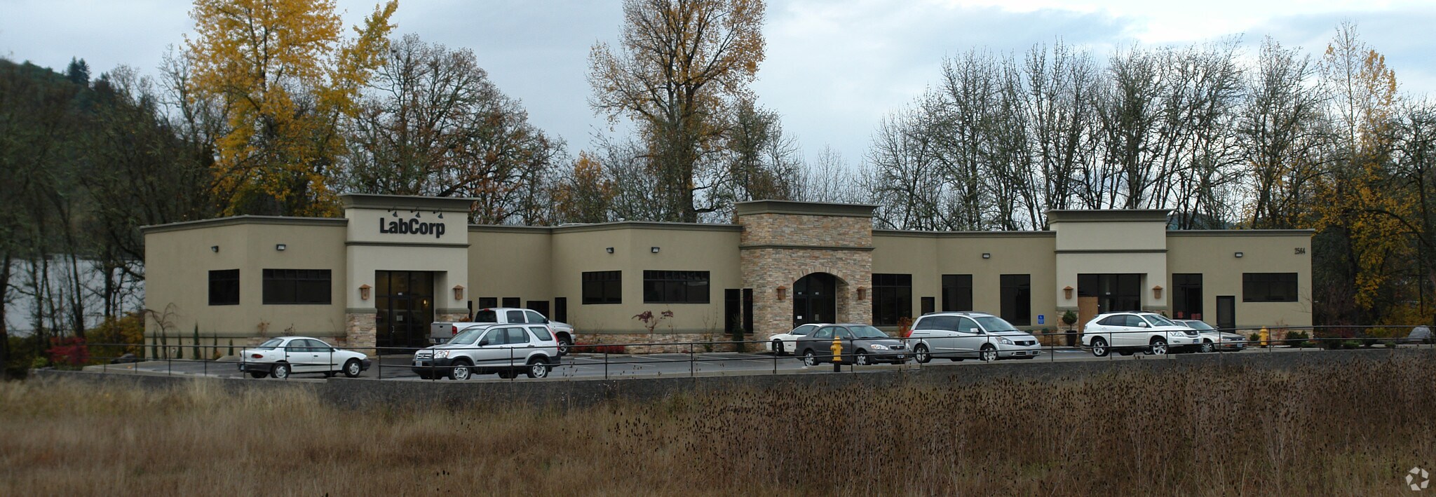 2564 NW Edenbower Blvd, Roseburg, OR for sale Primary Photo- Image 1 of 1