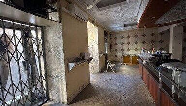 Retail in Madrid, Madrid for lease Interior Photo- Image 2 of 11
