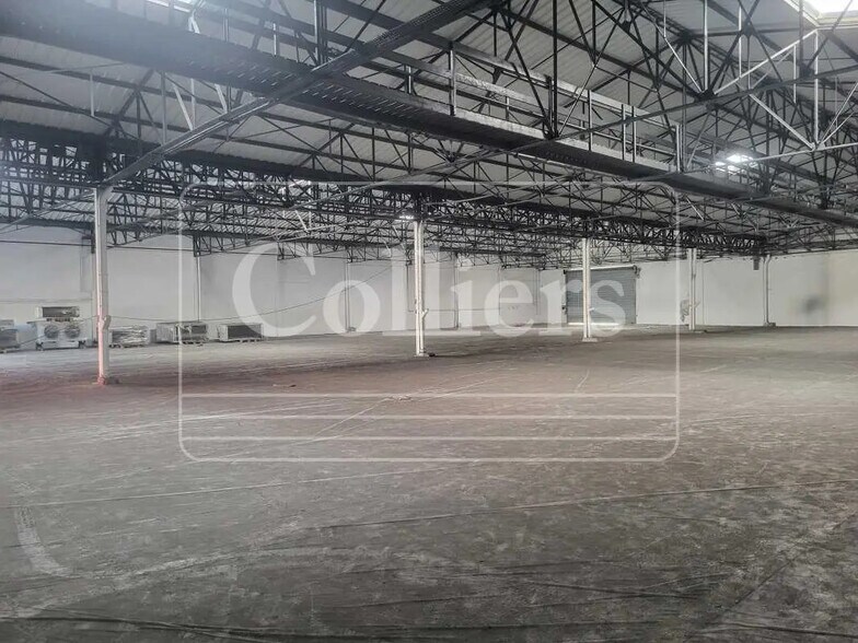 Office in Vitrolles for lease - Interior Photo - Image 1 of 18