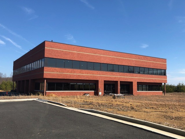 450 Solomon Dr, Fredericksburg, VA for lease - Building Photo - Image 2 of 36