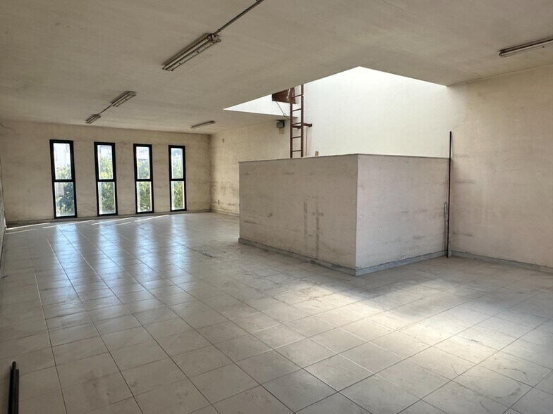 Retail in Rubí, Barcelona for sale - Interior Photo - Image 3 of 6