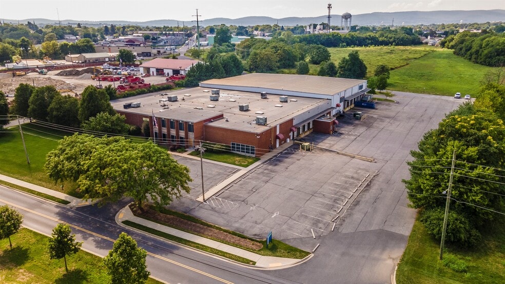 605 E Church St, Frederick, MD for lease - Building Photo - Image 2 of 10