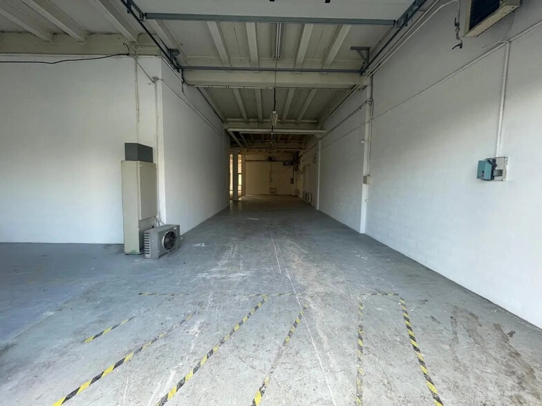 Flex in Osny for sale - Interior Photo - Image 2 of 9