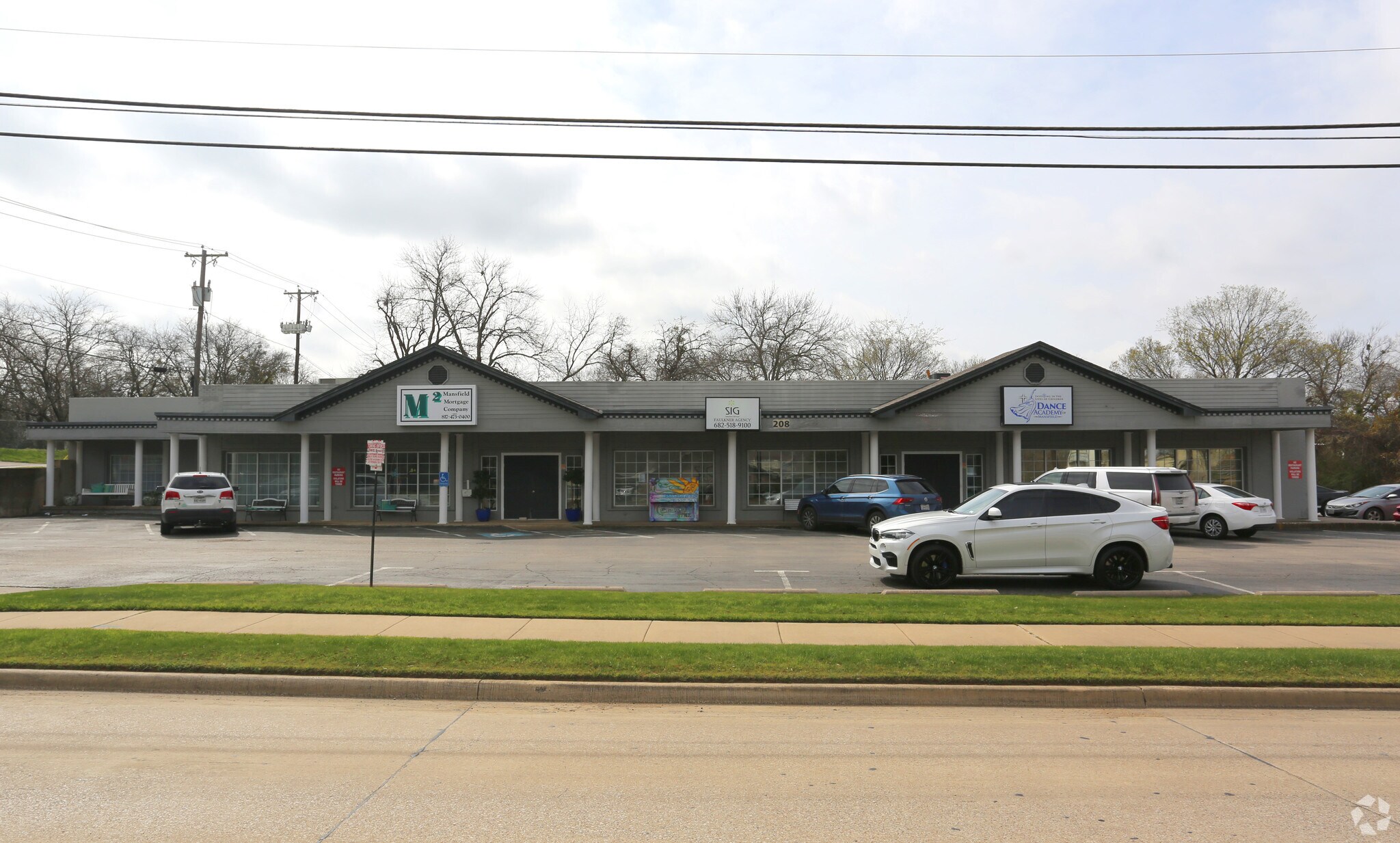 208 E Broad St, Mansfield, TX 76063 Mansfield Southern Office Complex