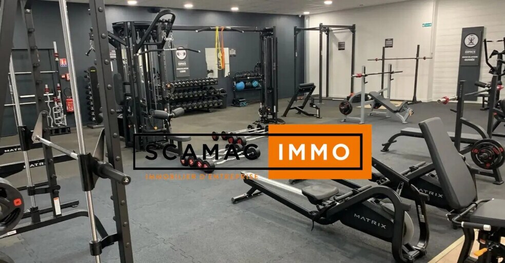 Industrial in Hyères for lease - Building Photo - Image 3 of 4