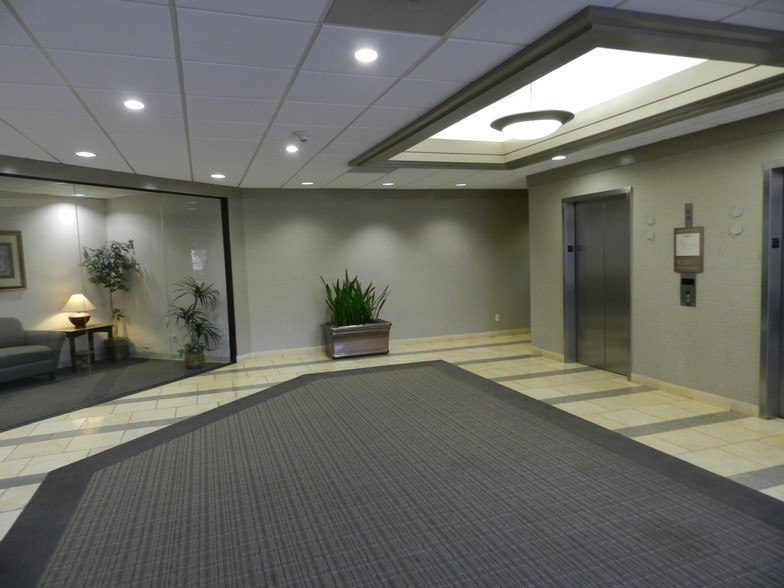 2400 Lake Park Dr SE, Smyrna, GA for lease - Interior Photo - Image 3 of 5