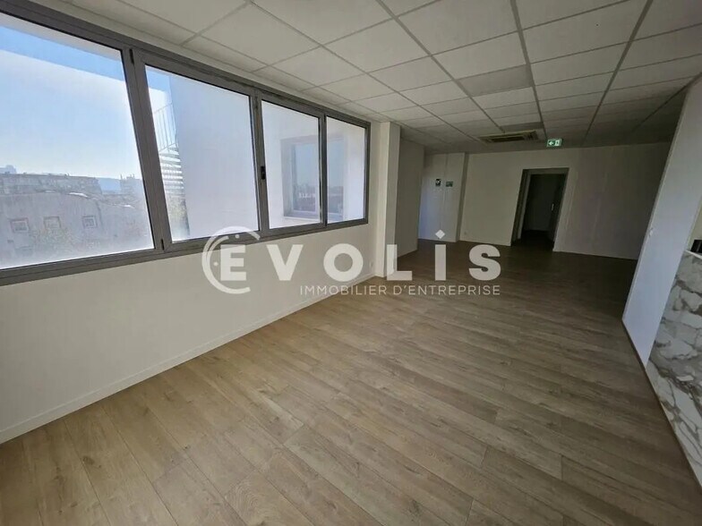 Office in Cachan for lease - Interior Photo - Image 3 of 20