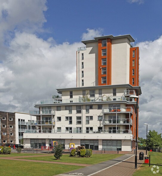 Ipswich Portfolio portfolio of 3 properties for sale on LoopNet.com - Primary Photo - Image 2 of 2