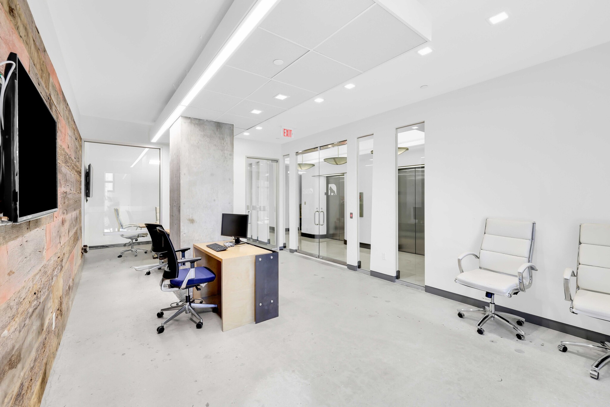 2555 Ponce de Leon Blvd, Coral Gables, FL for lease Interior Photo- Image 1 of 24