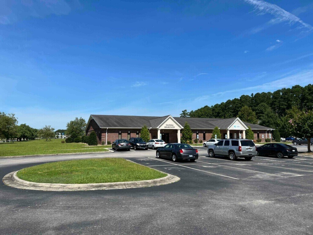 289 Corporate Dr, Lumberton, NC 28358 Office for Sale