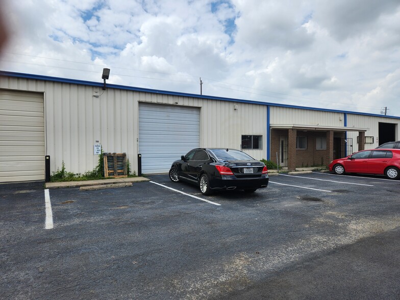 1611 Peachleaf St, Houston, TX for lease - Building Photo - Image 3 of 8