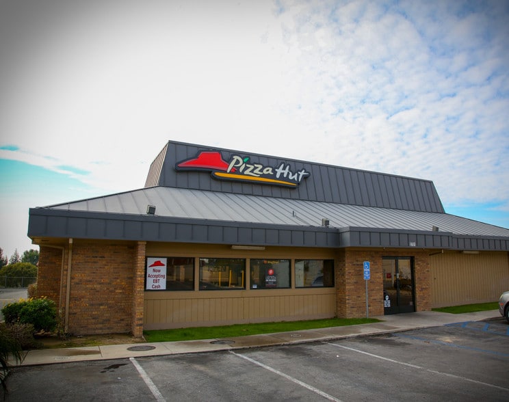 3701 Auburn St, Bakersfield, CA for sale - Building Photo - Image 3 of 8