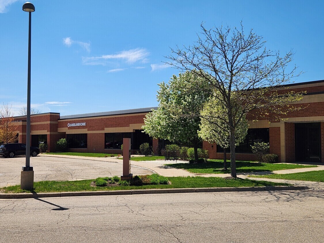 5202 Eastpark Blvd, Madison, WI for lease Building Photo- Image 1 of 14